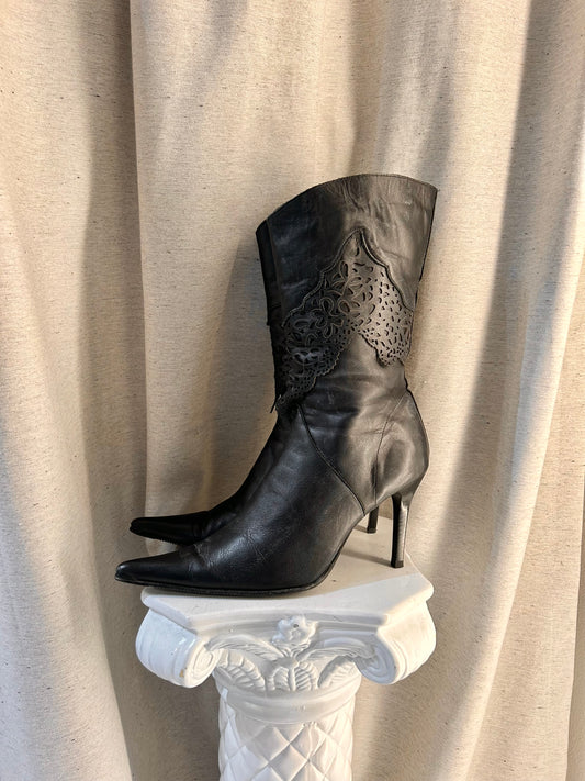 Italian leather embroidery pointy boots