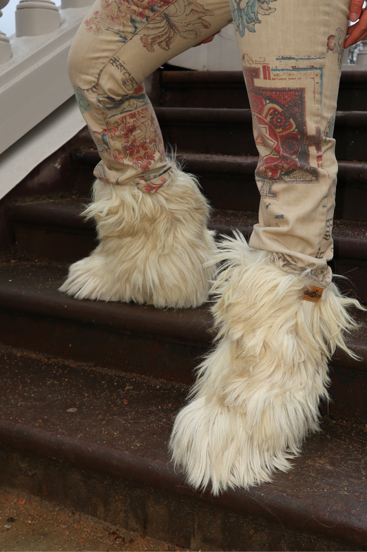 Cream Y2K yeti boots