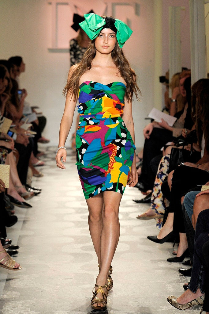 Diane Von Furstenberg resort 2010 tropical dot strapless dress