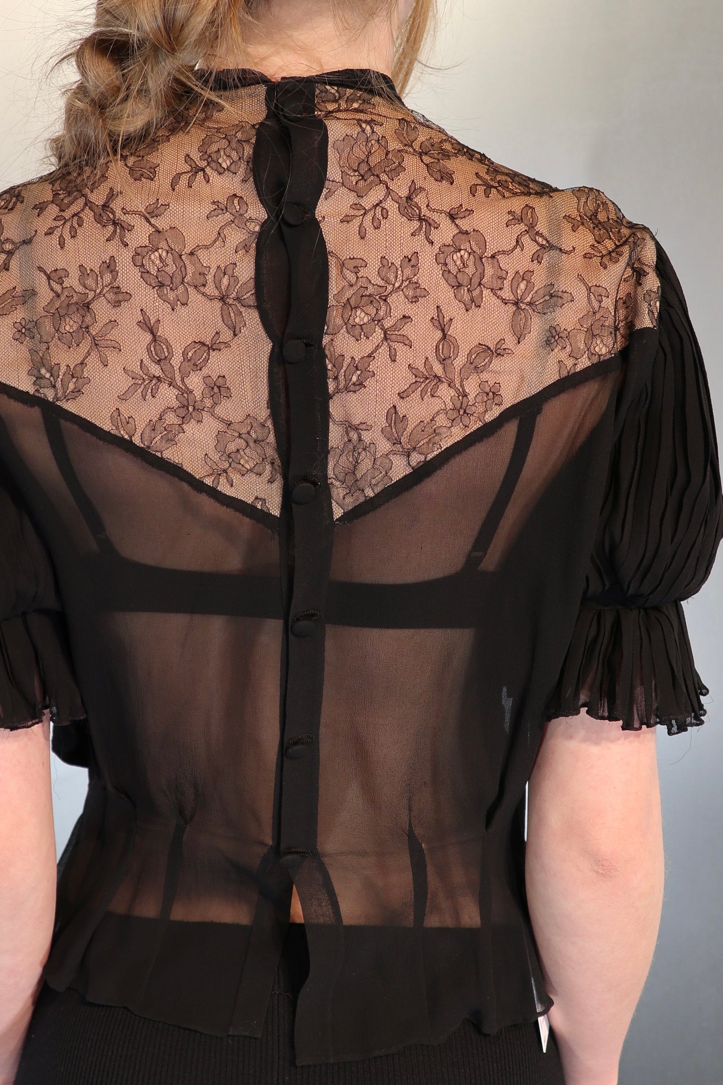 1940’s Silk Embroidery Lace Top