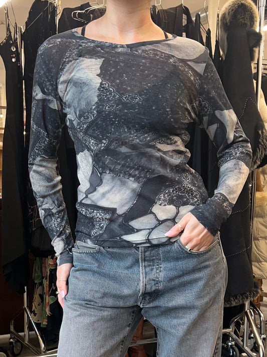 Long sleeved patterned mesh top