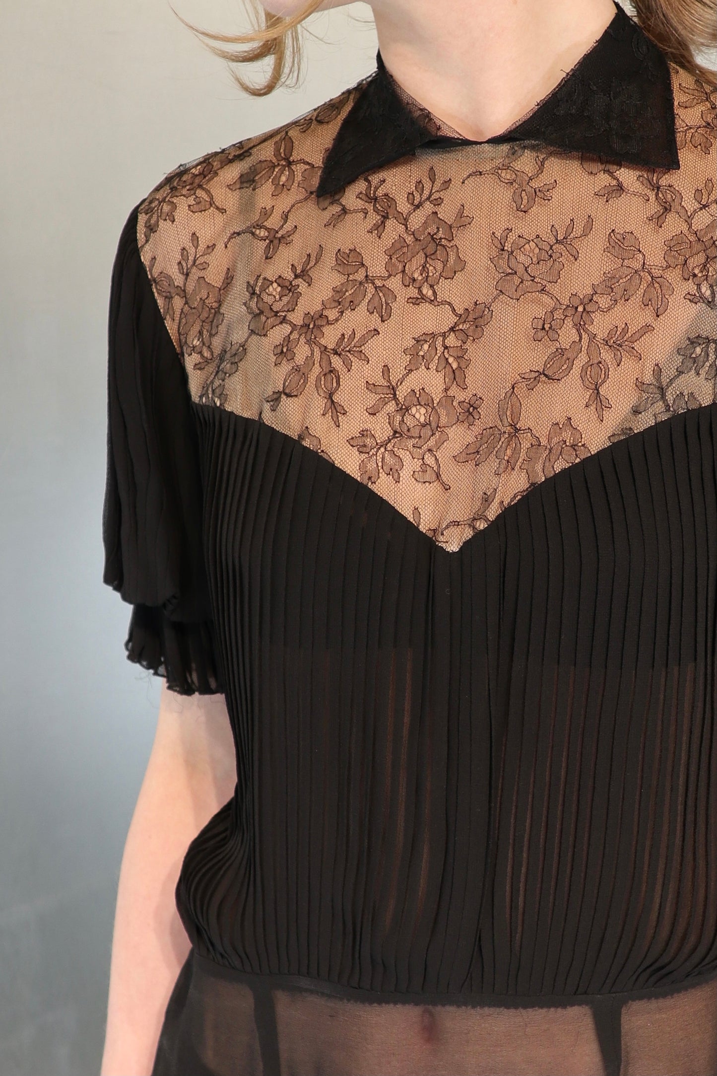 1940’s Silk Embroidery Lace Top