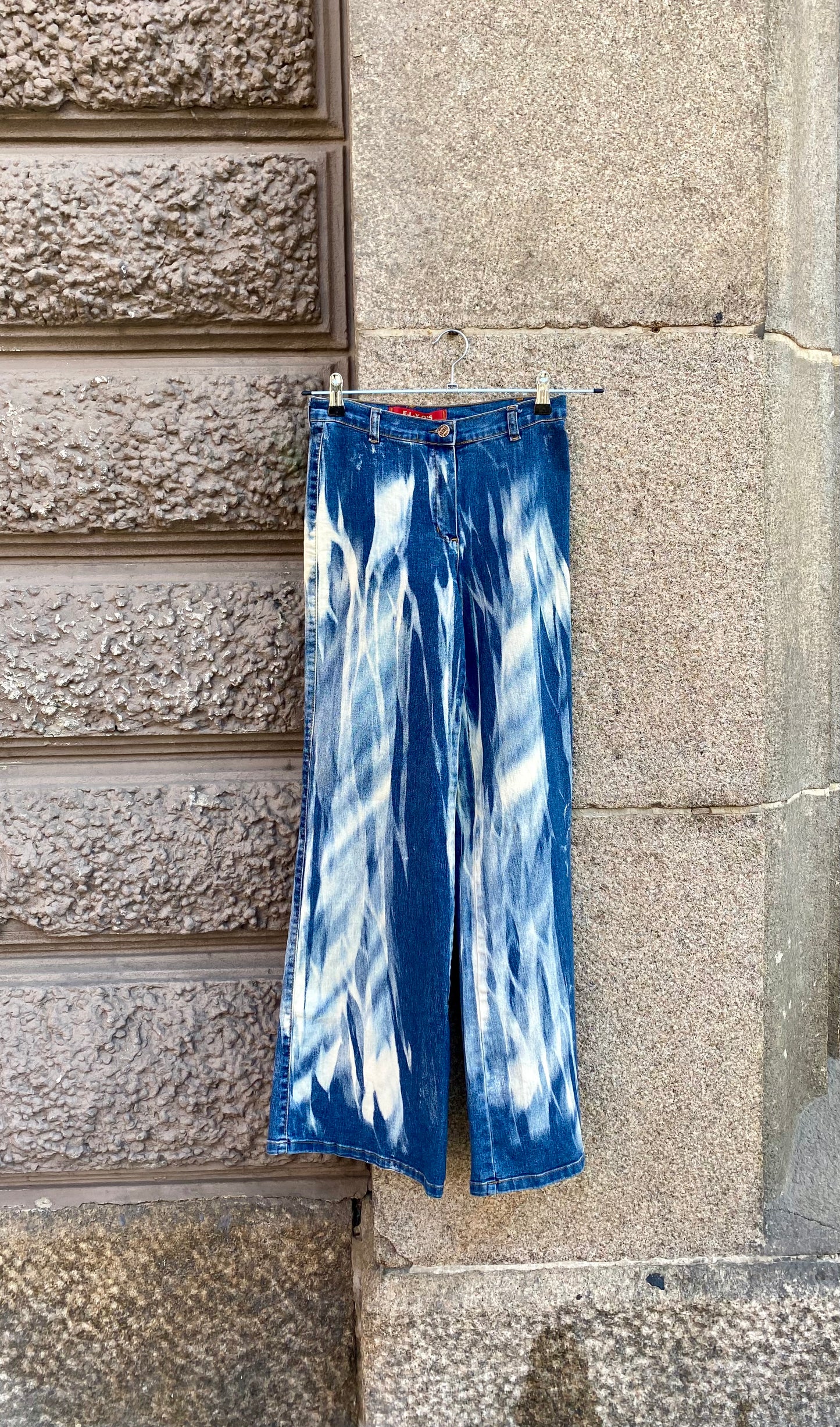 Flared bleached jeans Y2K