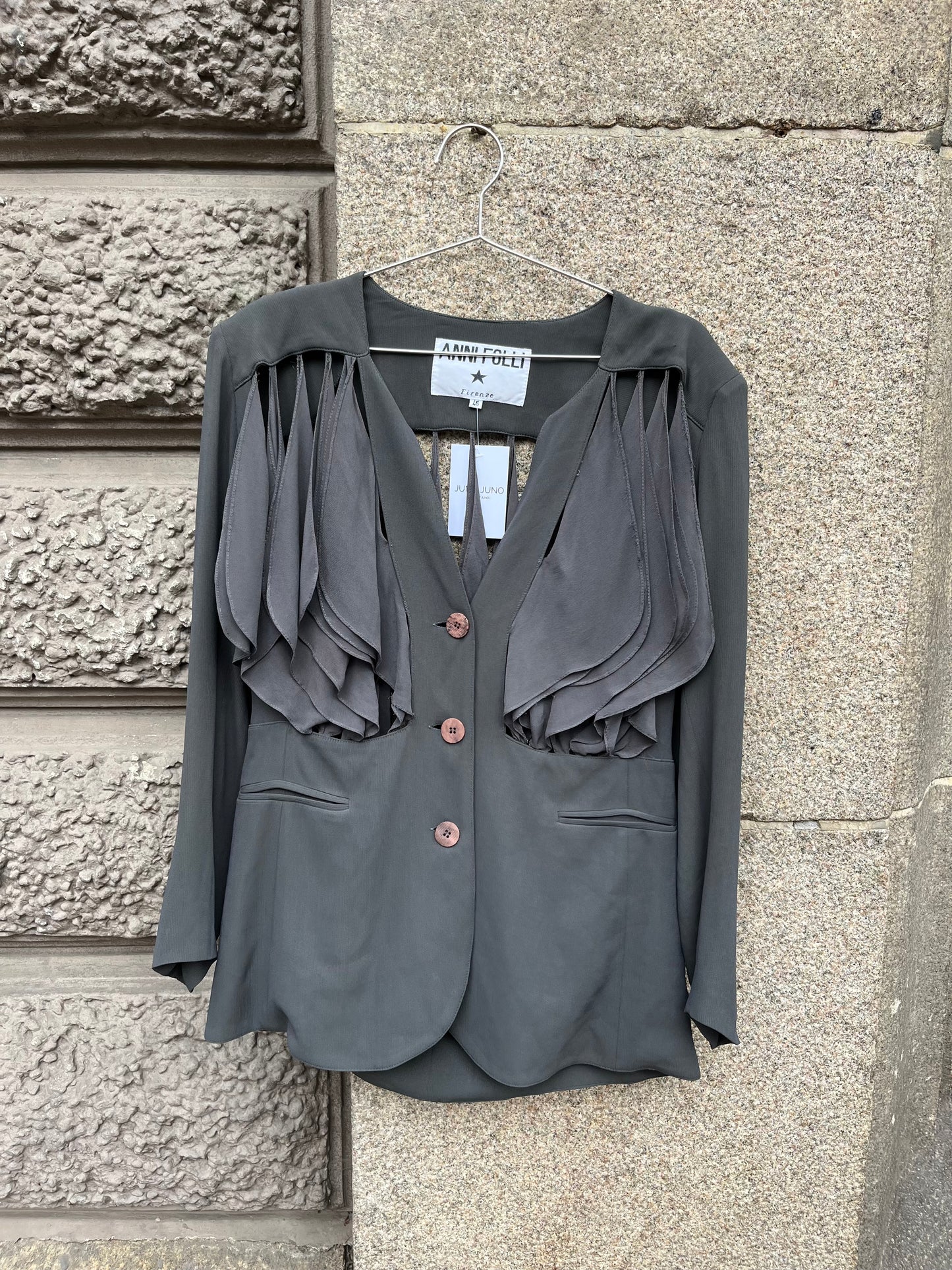Anni Folli cut out blazer