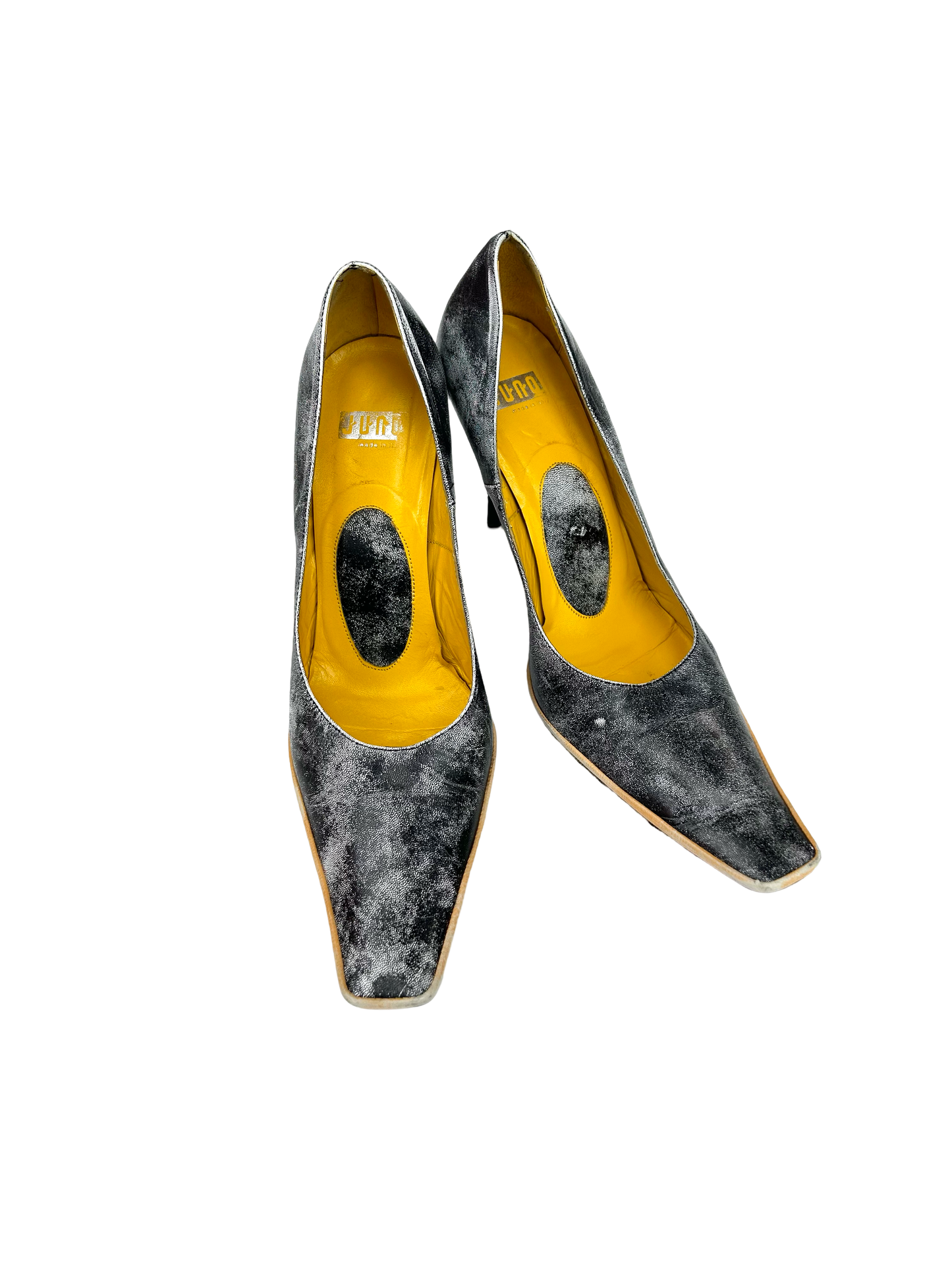 Ash gray pointy stilettos made in Italy