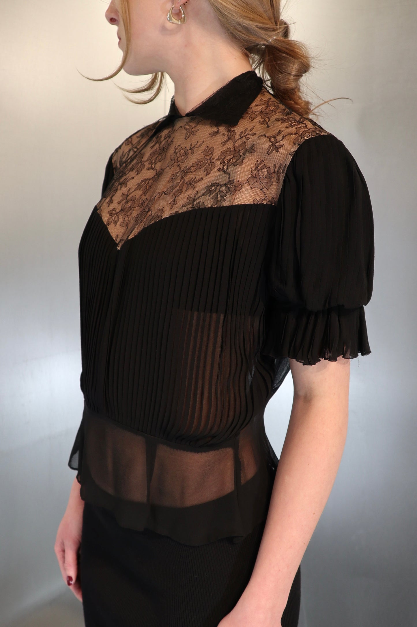 1940’s Silk Embroidery Lace Top