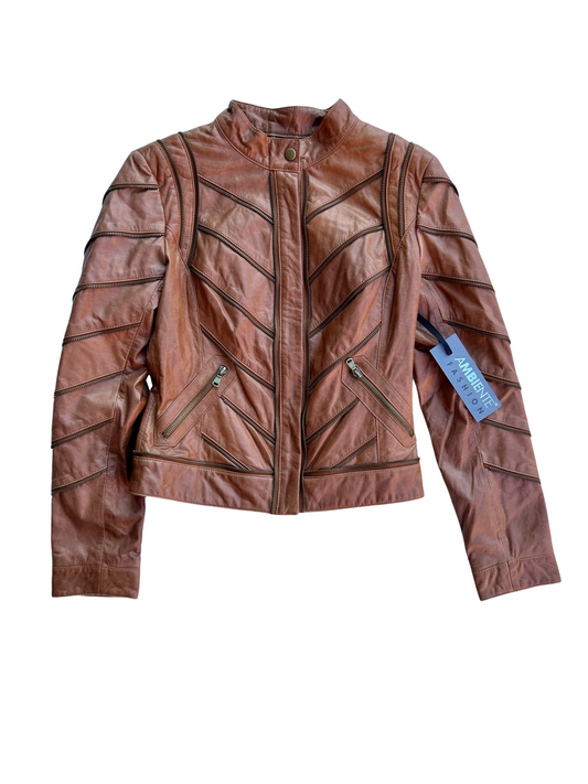 Zipper detailed leather jacket