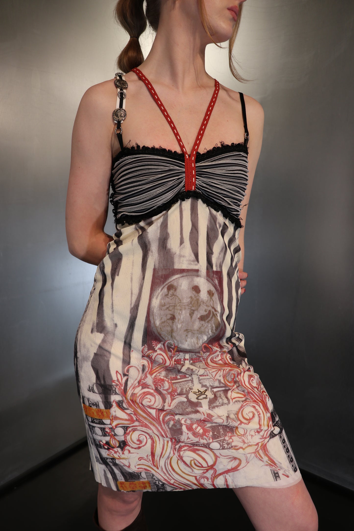 Save The Queen 2000´w Baroque Mesh Dress