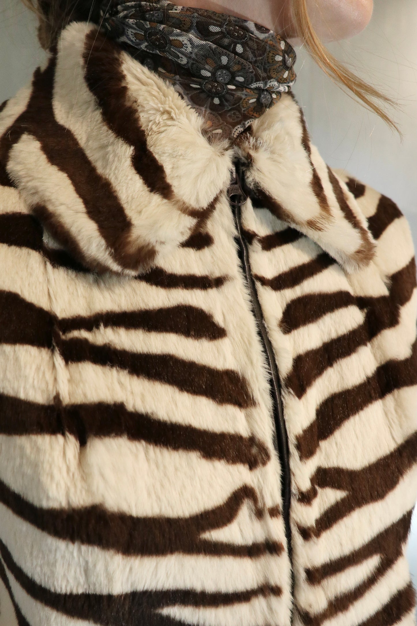 Caractère zebra print rabbit fur vest